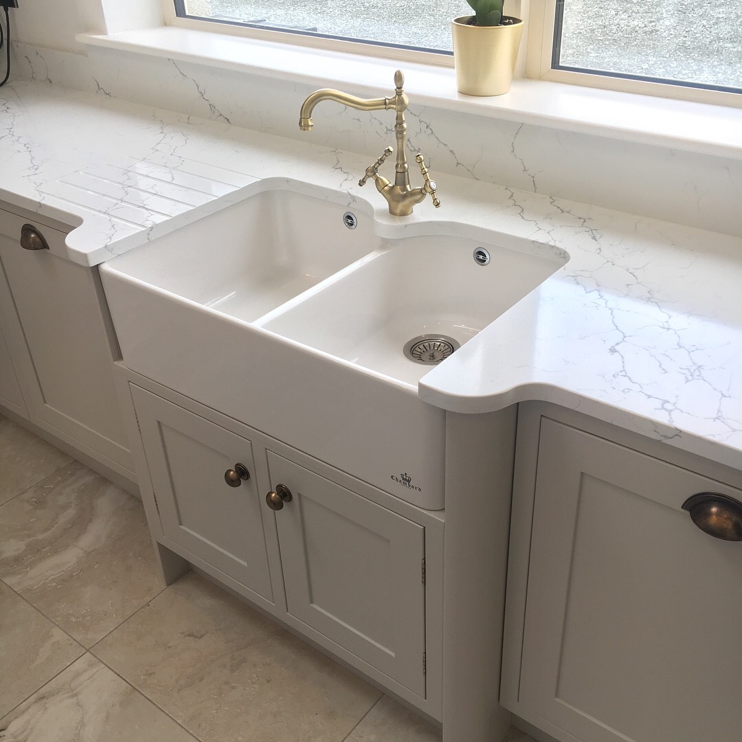 Hand Painted Shaker In-Frame Kitchen with Quartz worktop