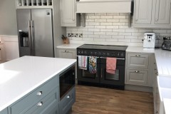 Hand Painted Raised Panel In-Frame Kitchen with Quartz Worktop
